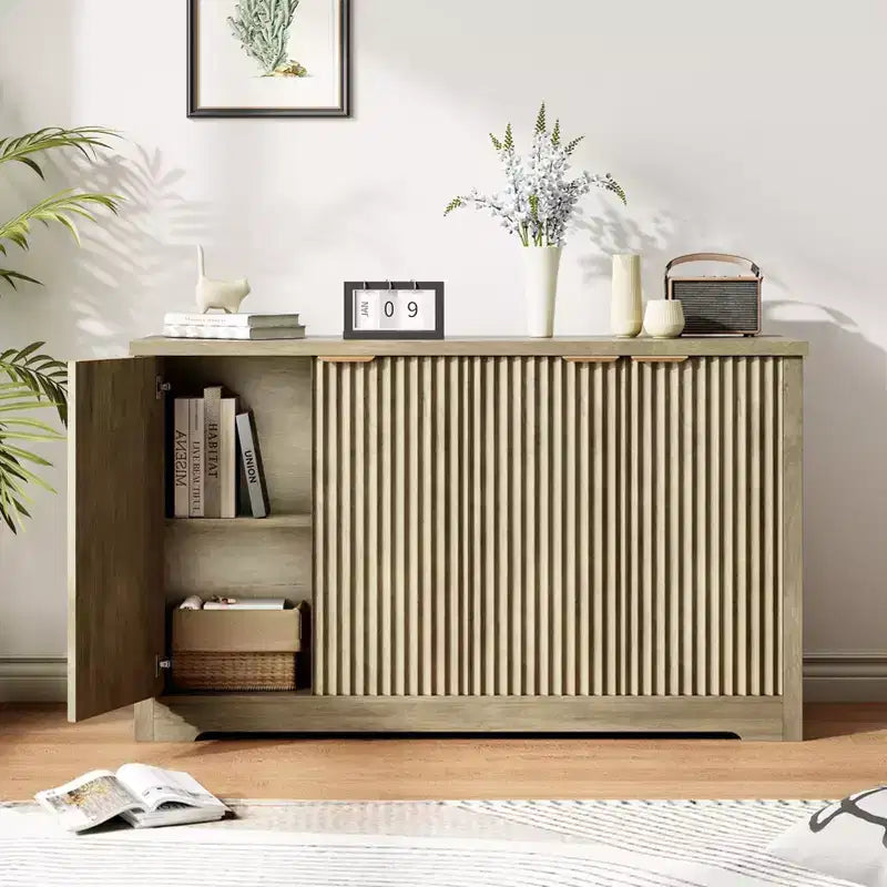 Credenza a buffet scanalata con contenitore, 2/4 ante e ripiano regolabile, tavolo console moderno in legno per bar o caffè