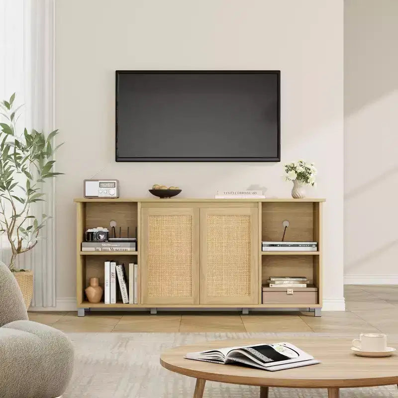 Mobile TV Boho per TV fino a 70 pollici, mobile consolle con ante in rattan e ripiani aperti per soggiorno, naturale
